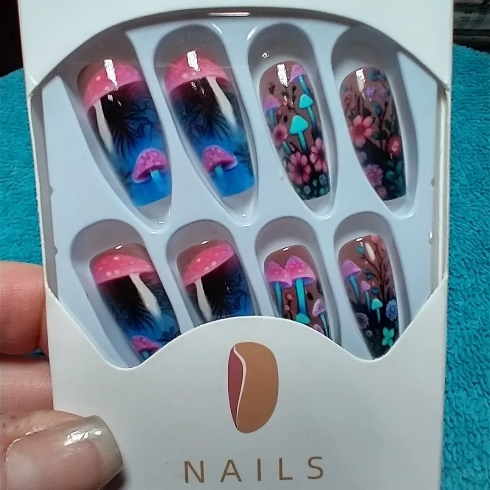 Press on nails blue pink mushrooms set